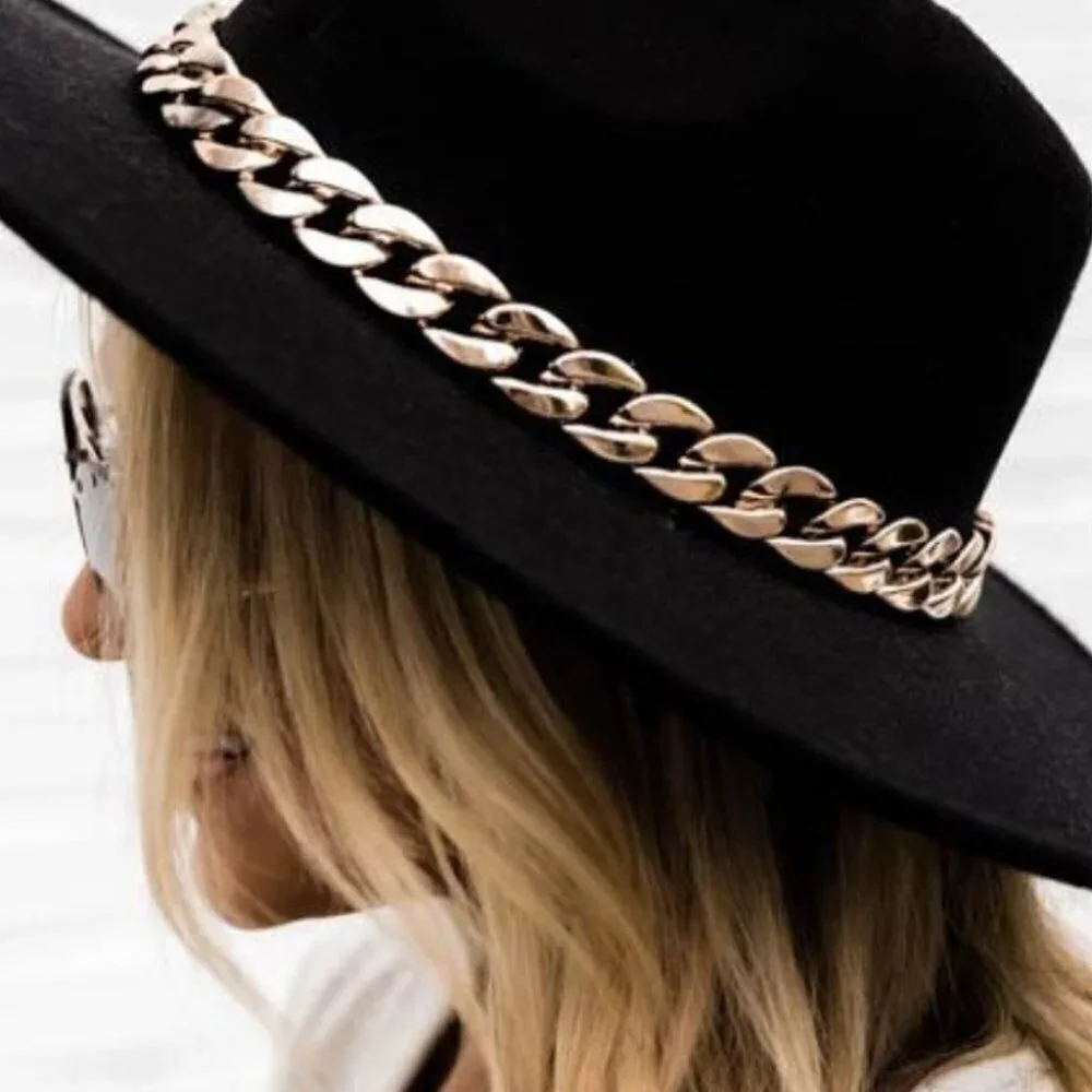 chain detailed Hat with adjustable darwstr